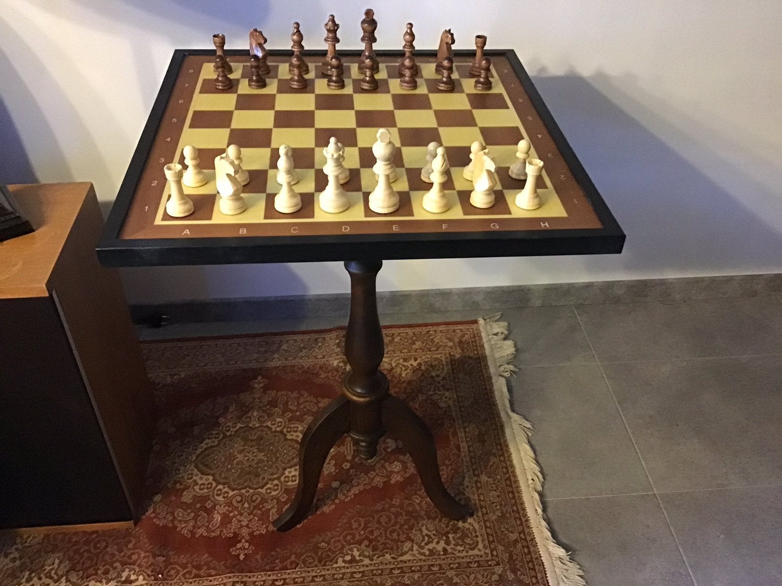 Schaaktafel groot houten bord en mooie houten schaakstukken, Ophalen