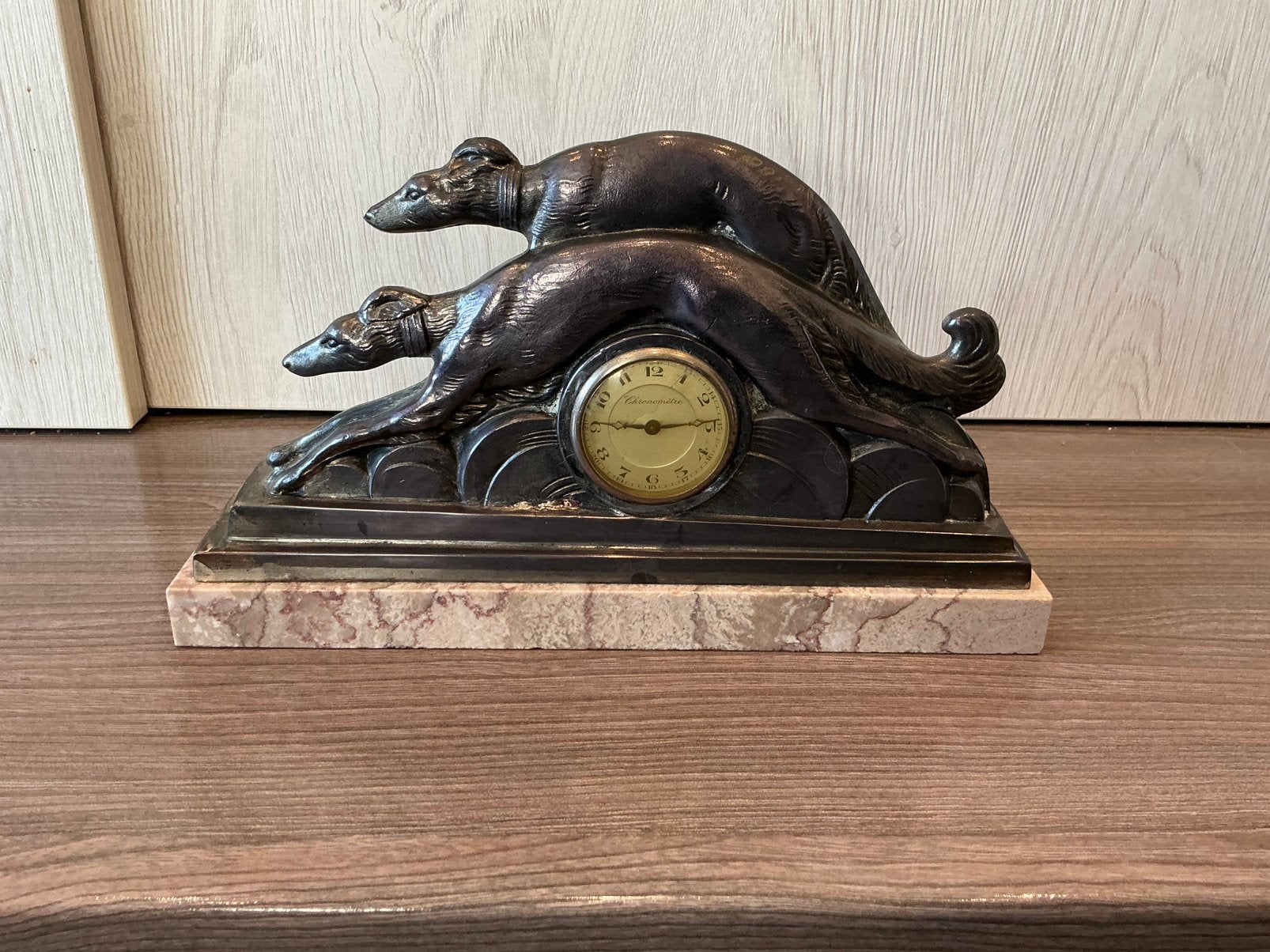 Art deco klokje windhonden, Antiek en Kunst, Ophalen of Verzenden