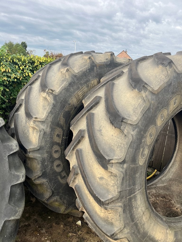 tractorbanden Goodyear 710/70R42, Ophalen, Gebruikt