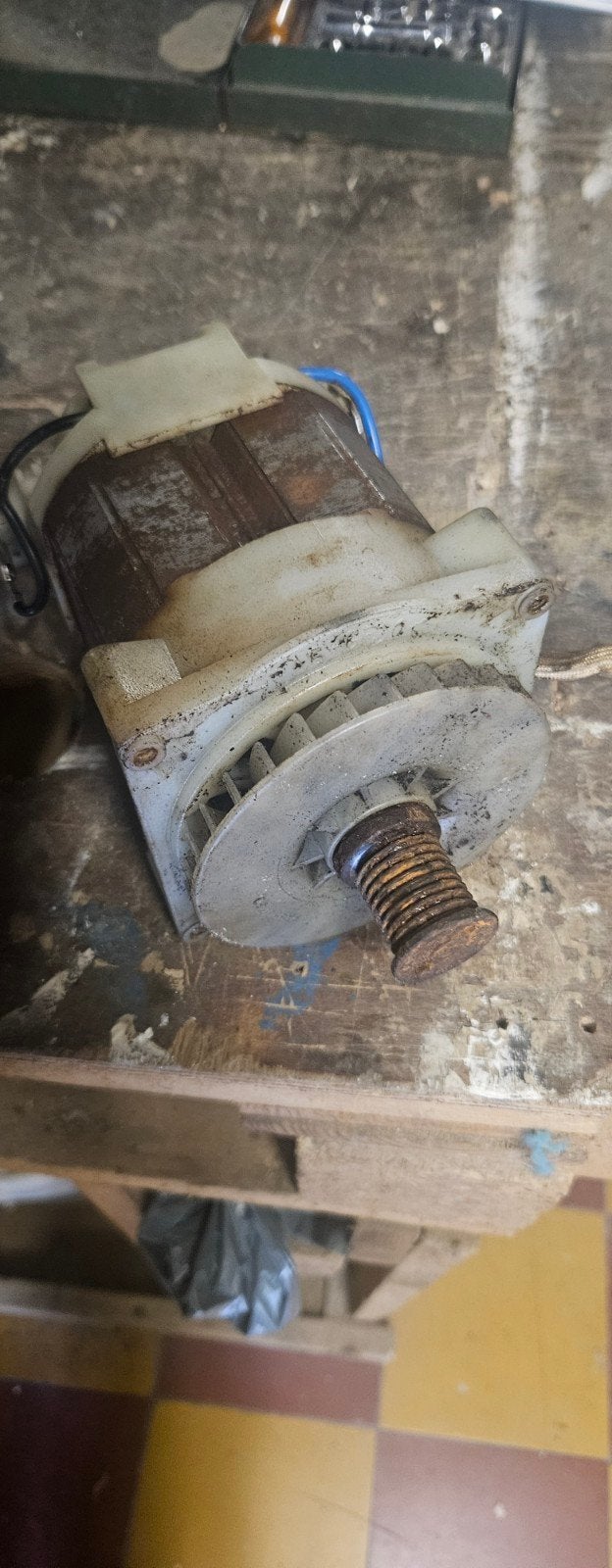 je recherche un moteur electrique tondeuse, Bricolage & Construction, Enlèvement