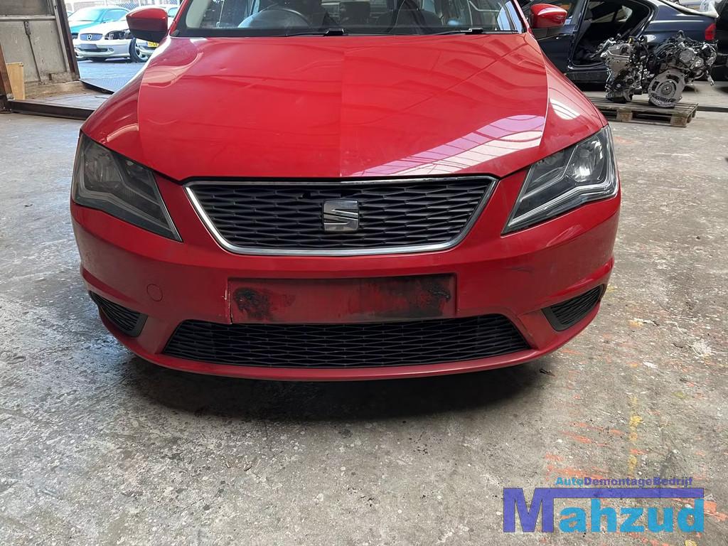SEAT TOLEDO 4 ROOD Voorbumper 2012-2019, Pare-chocs, Autovia A-2, Km 585 585
08760  Martorell, ES, SEAT S.A., Utilisé