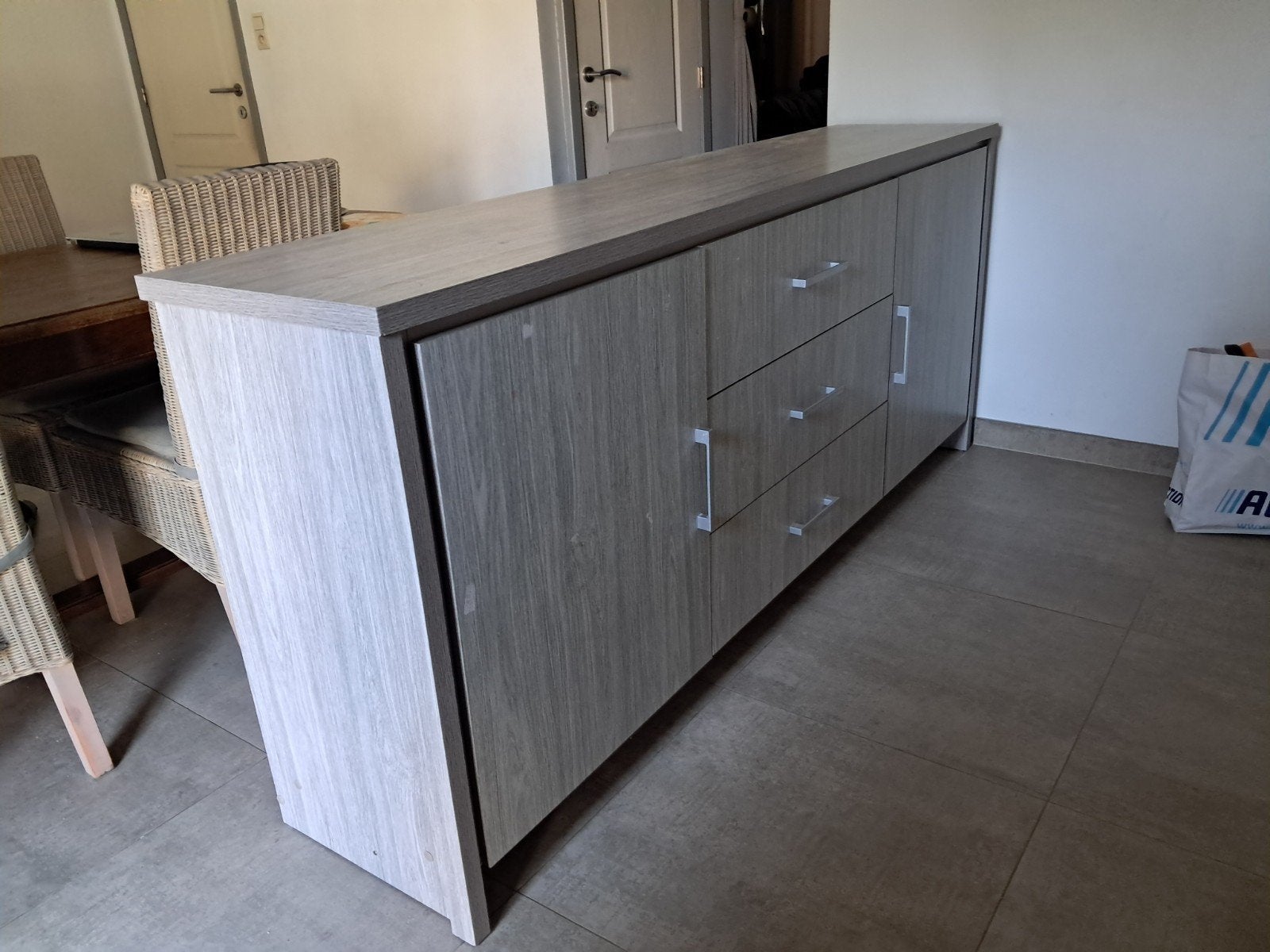 Grote kast living, Ophalen