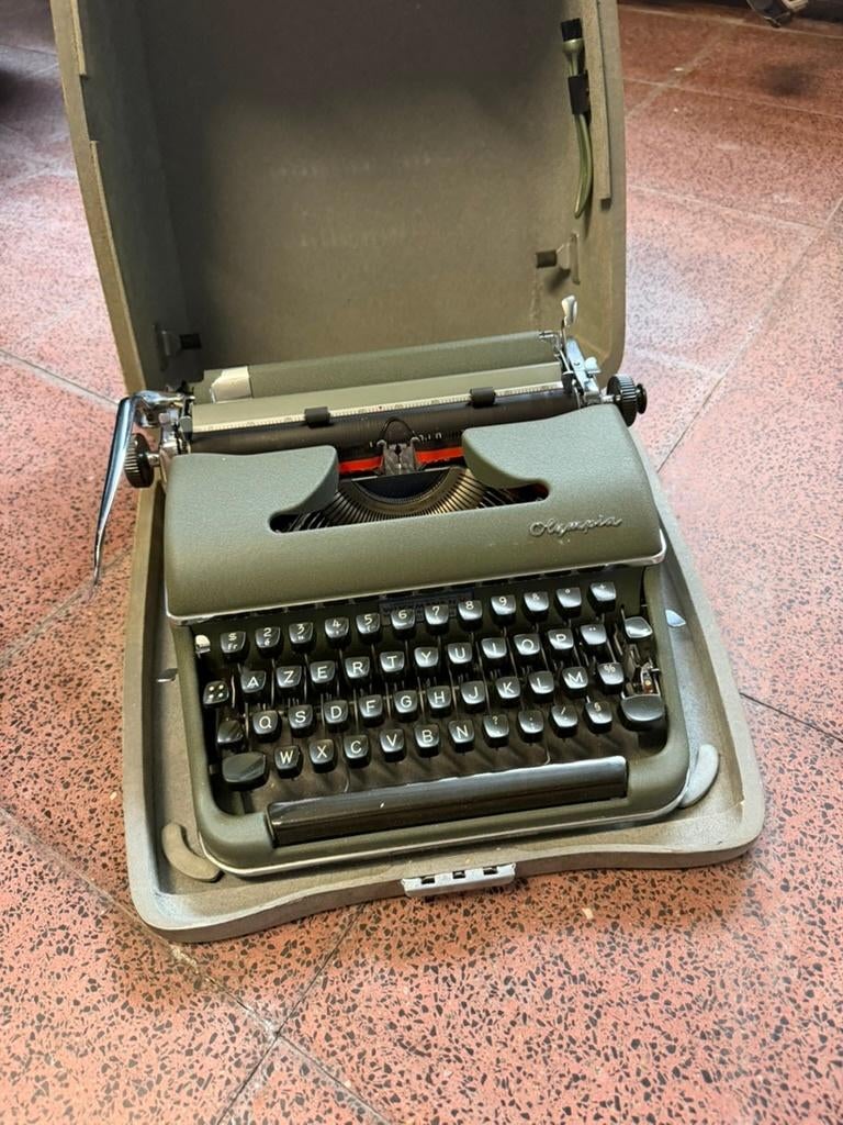 Olympia SM3 typmachine, Ophalen, Gebruikt