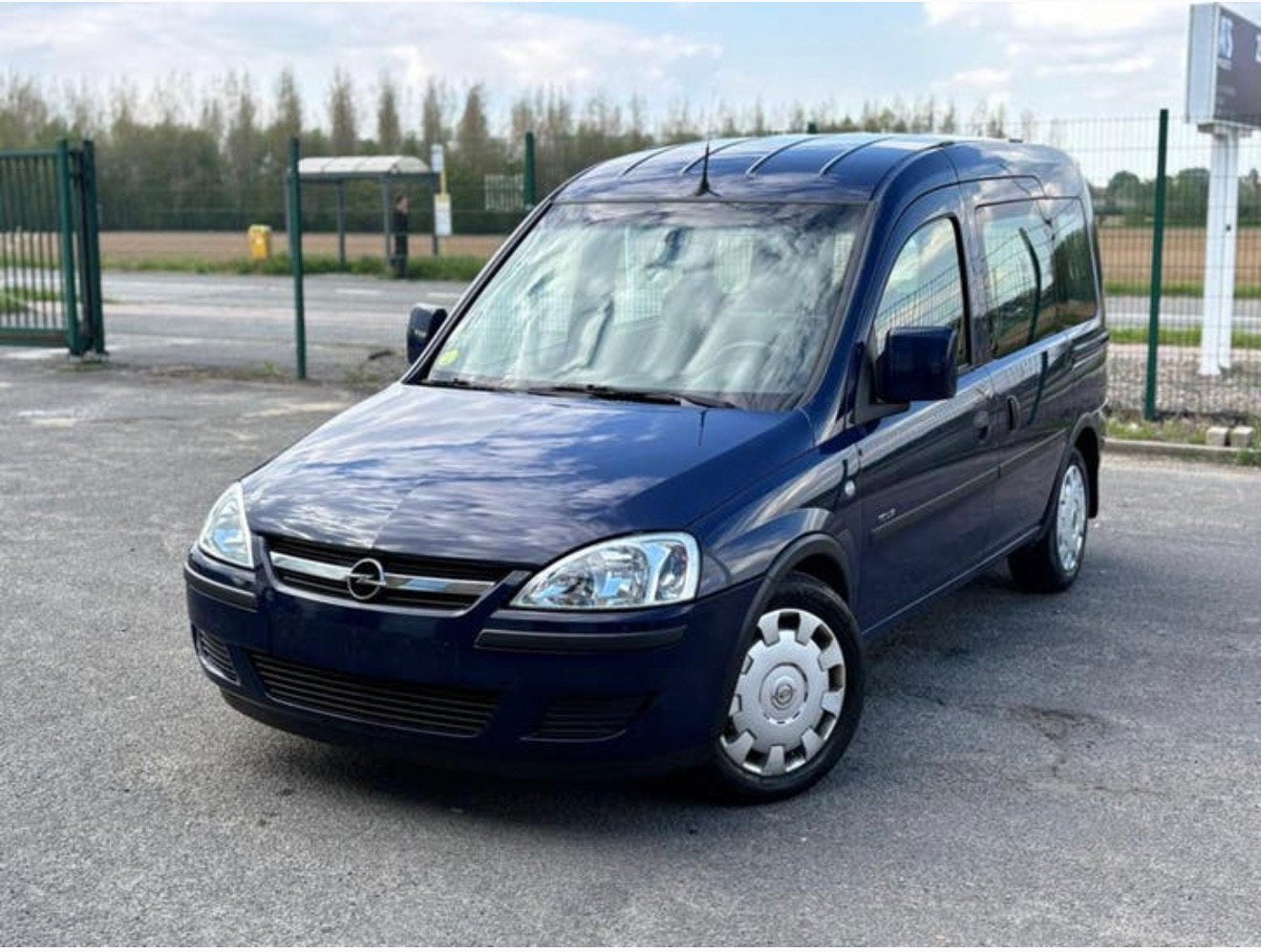 Opel Combo 1.4 essence LEZ OK, Auto's, Opel, Monovolume, Elektrische ramen, Blauw, Bedrijf