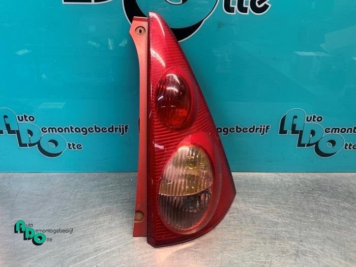 Feu arrière droit d'un Peugeot 107 (107 05-), -, 3 mois de garantie, Utilisé, -