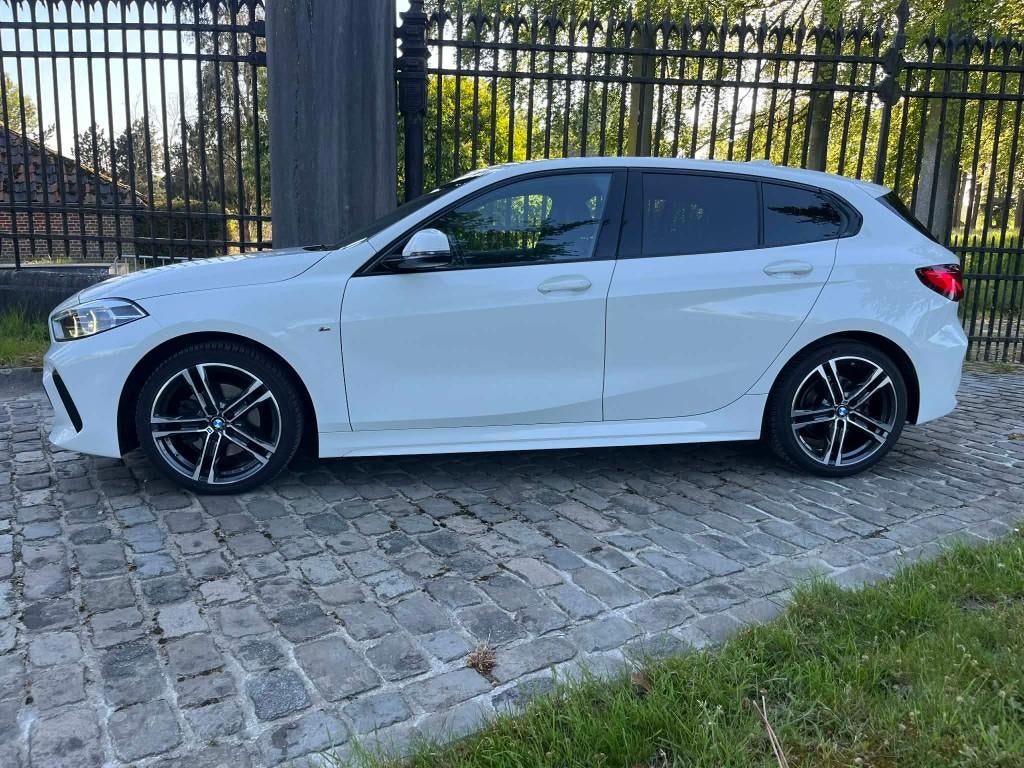 bmw 116i **M pakket **76000KM**1/2022**led**18' alu**, Auto's, BMW, 1 Reeks, Leder en Stof, Bedrijf, 3 cilinders
