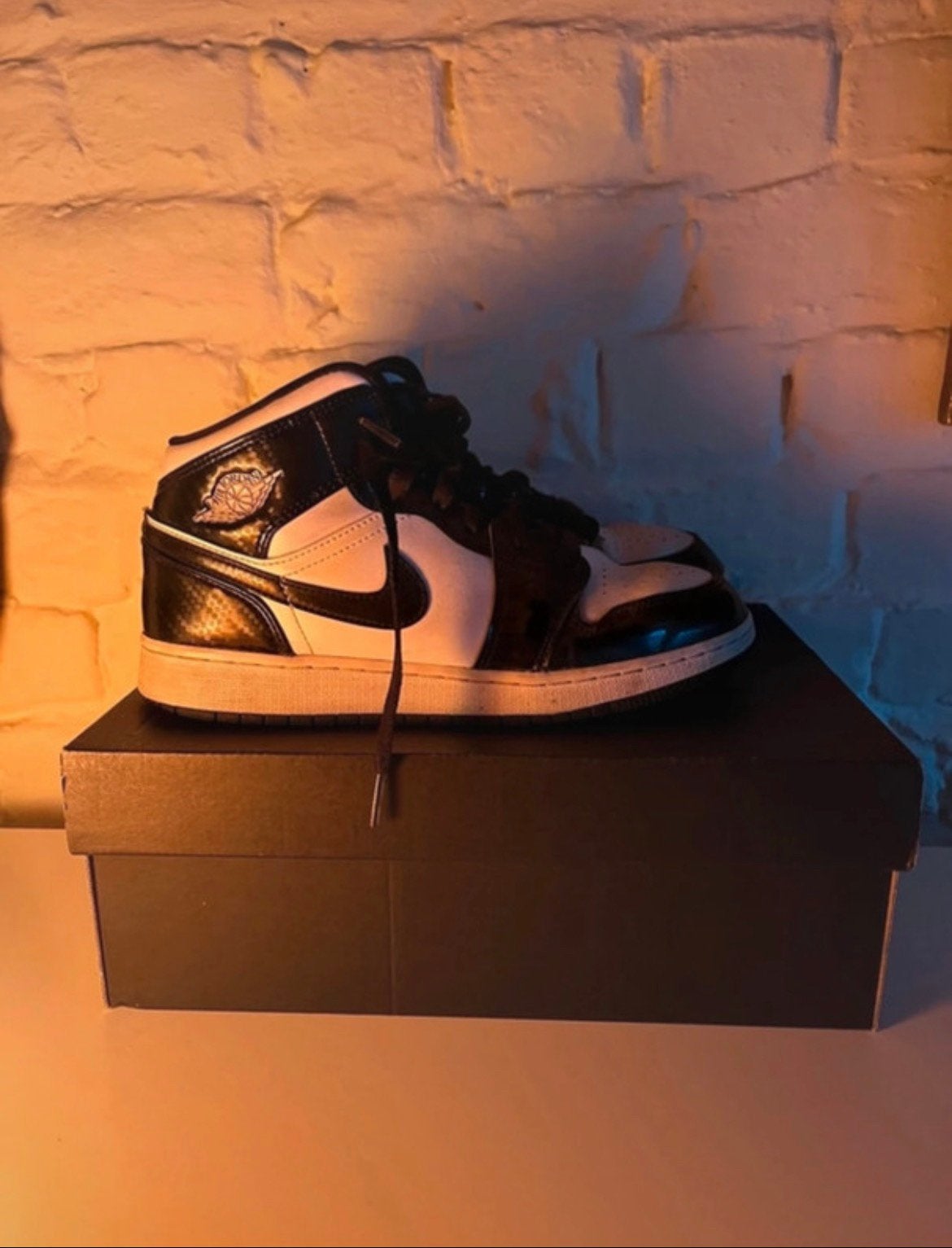 jordan 1 mid carbon fiber, Zwart, Ophalen of Verzenden, Zo goed als nieuw, Sneakers