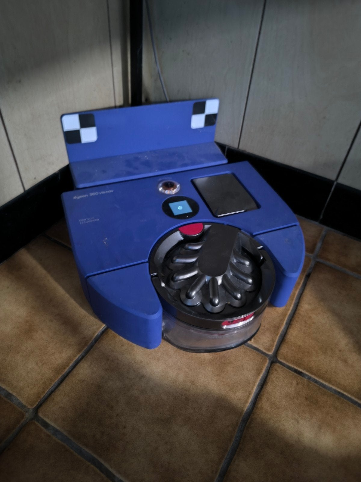 Dyson robot stofzuiger, Ophalen