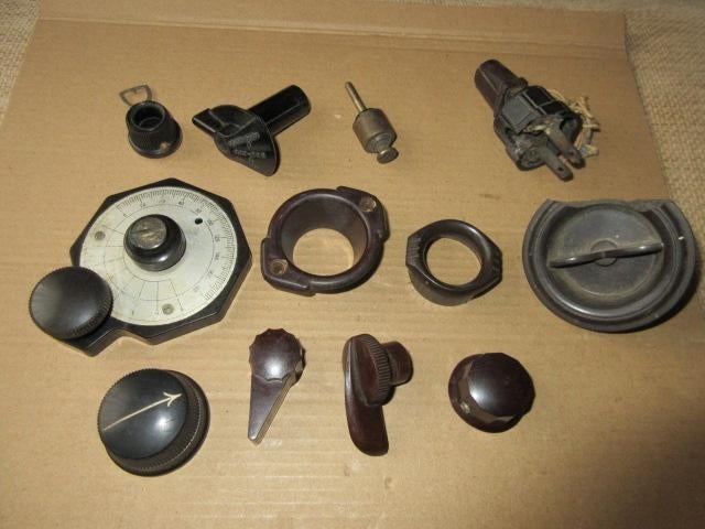 Lot de 13 diverses pièces tsf bakelite, Antiquités & Art, Enlèvement ou Envoi
