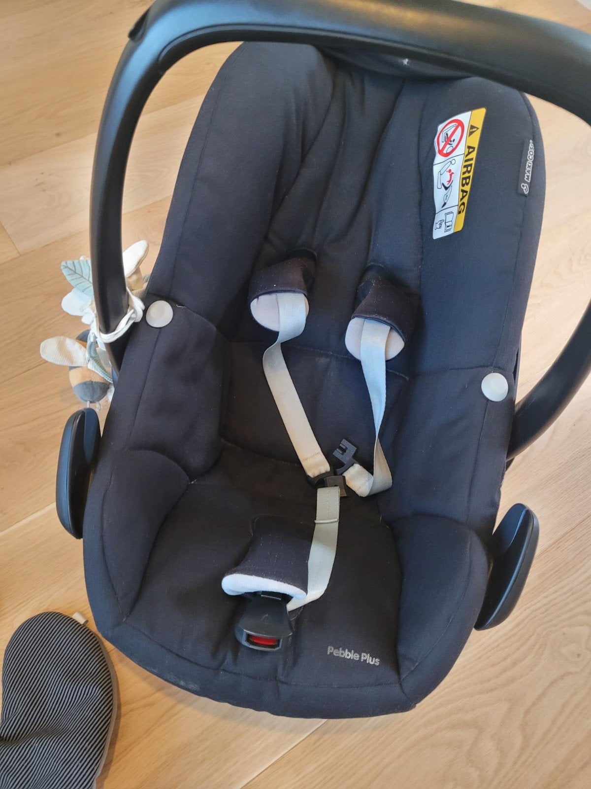 Maxi Cosi Pebble Plus + isofix auto houder, Ophalen, Isofix