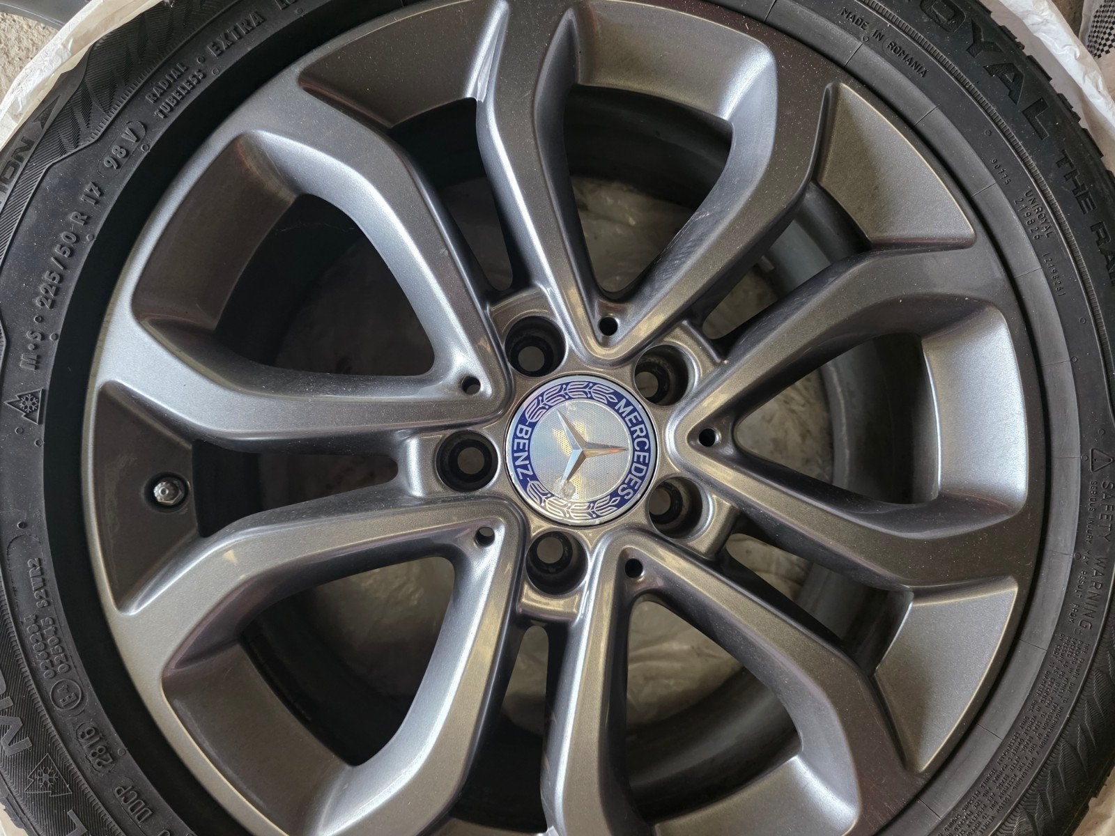 4 Jantes Mercedes + pneus Hiver "17", Pneus hiver, Enlèvement, Pneu(s), 17 pouces