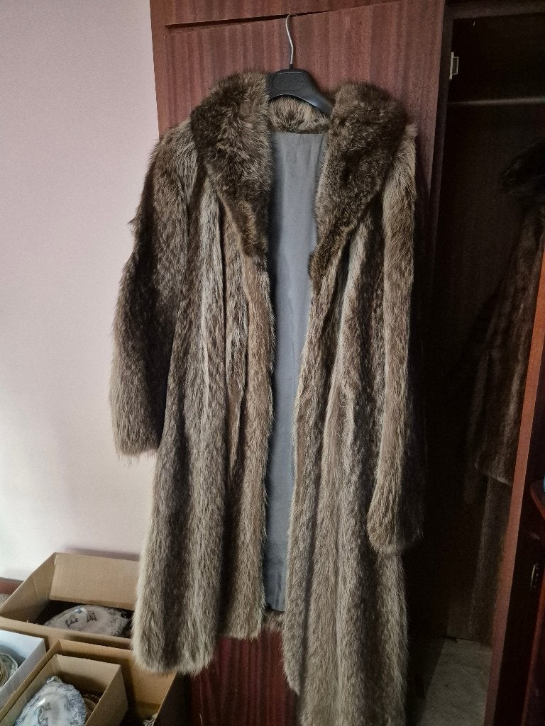 Lange Vintage Bontmantel - Gestreepte Wasbeer / Muskusrat, Kleding | Dames, Ophalen of Verzenden, Gedragen, Maat 38/40 (M), Bruin