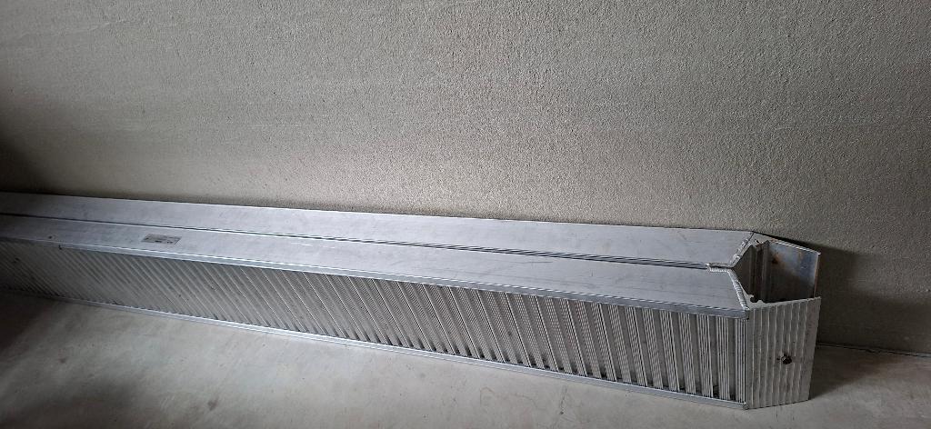 oprijplaten aluminium 3m20, Ophalen, Zo goed als nieuw