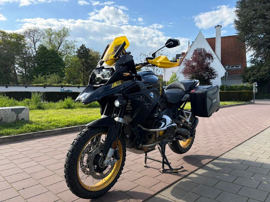 BMW R 1250 GS 40 Years GS Edition 79kW, Handvatverwarming, 2 cilinders, Motorrijbewijs A, Gebruikt
