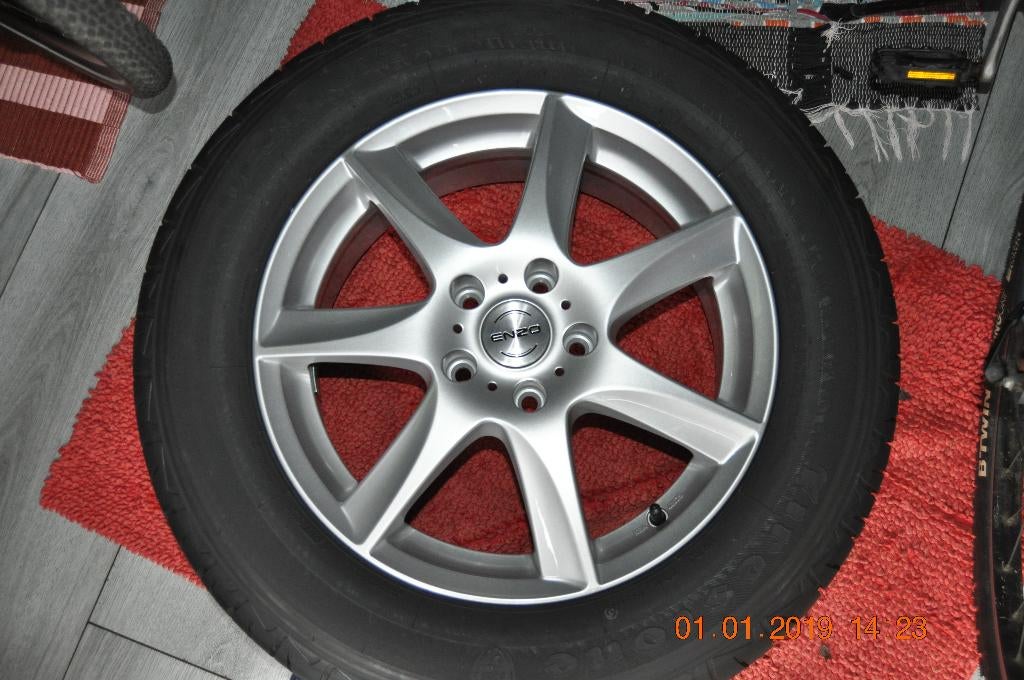 Velg en zomerband NIEUW, Auto-onderdelen, Banden en Velgen, Ophalen, Banden en Velgen, Nieuw, 17 inch