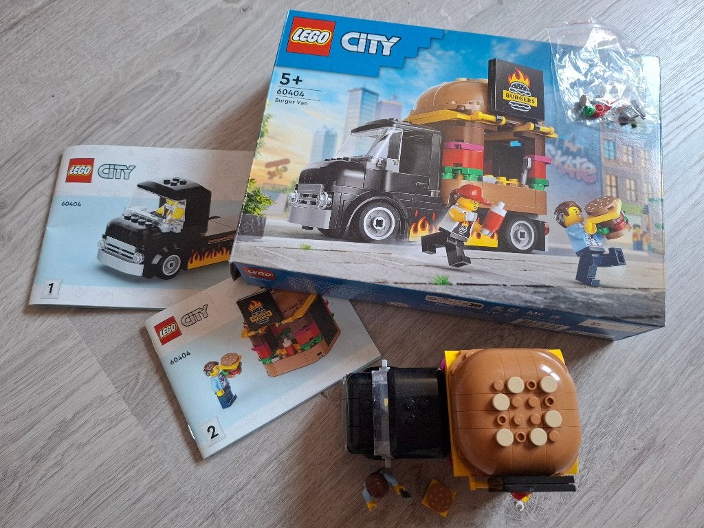 LEGO City 60404 Hamburger Truck, Enfants & Bébés, Jouets | Duplo & Lego, City, Lego, Ensemble complet, Comme neuf
