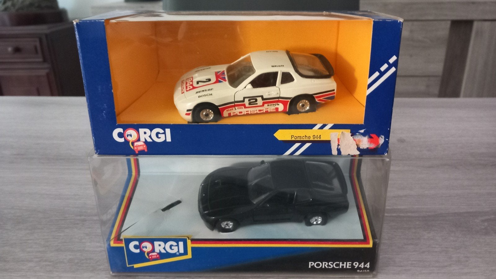 Corgi Porsche 944 set 2 stuks ( 1:36 ), Enlèvement, Corgi