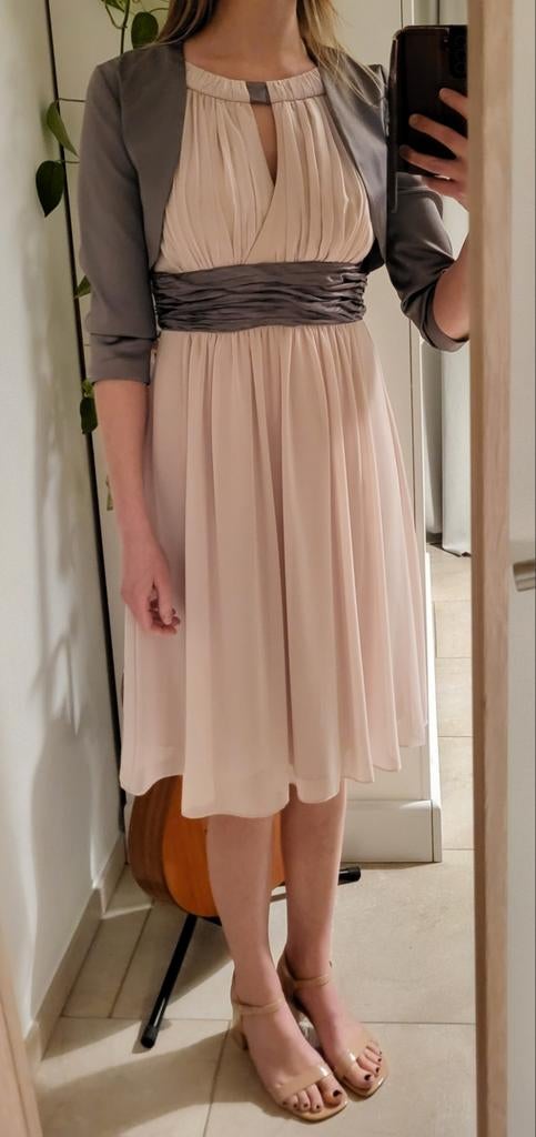 Jurk + bolero zacht roze met grijs 36, Kleding | Dames, Gelegenheidskleding, Maat 36 (S), Grijs, Ophalen