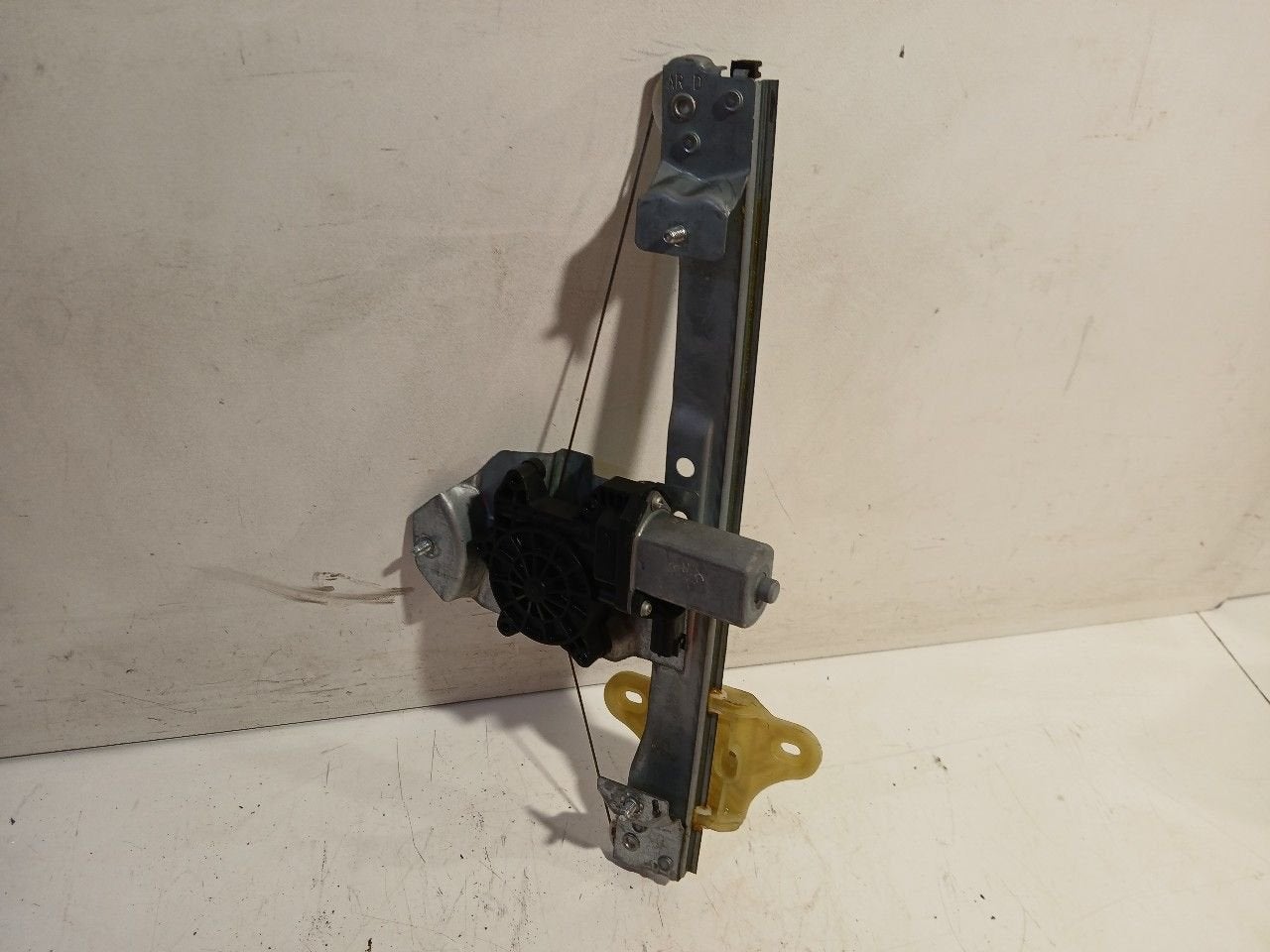 Raammechaniek elektrisch rechts achter Renault Clio, Onderdelen@venauto.nl, Van der Ven Autorecycling B.V., Gebruikt, Ettenseweg 76, 4706 PB Roosendaal, The Netherlands