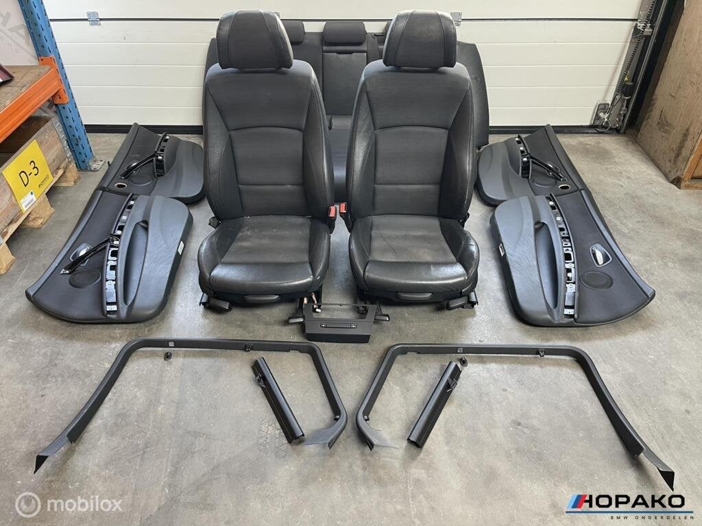 BMW E91 3 serie Interieur zwart half leder VERWARMD, Autos : Pièces & Accessoires, Habitacle & Garnissage, Utilisé, Enlèvement ou Envoi