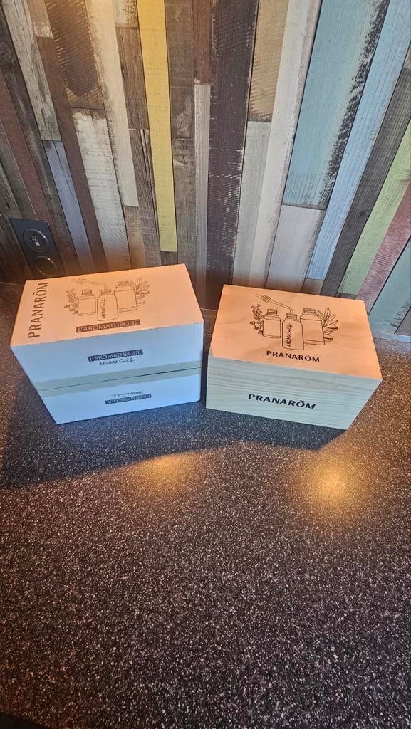 Coffret rangement huiles essentielles ou autres. Neuf, Bijoux, Sacs & Beauté, Enlèvement