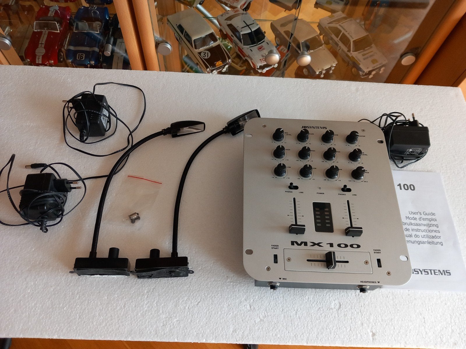 TABLE DE MIXAGE + 2 ECLAIRAGE, Enlèvement ou Envoi, Utilisé