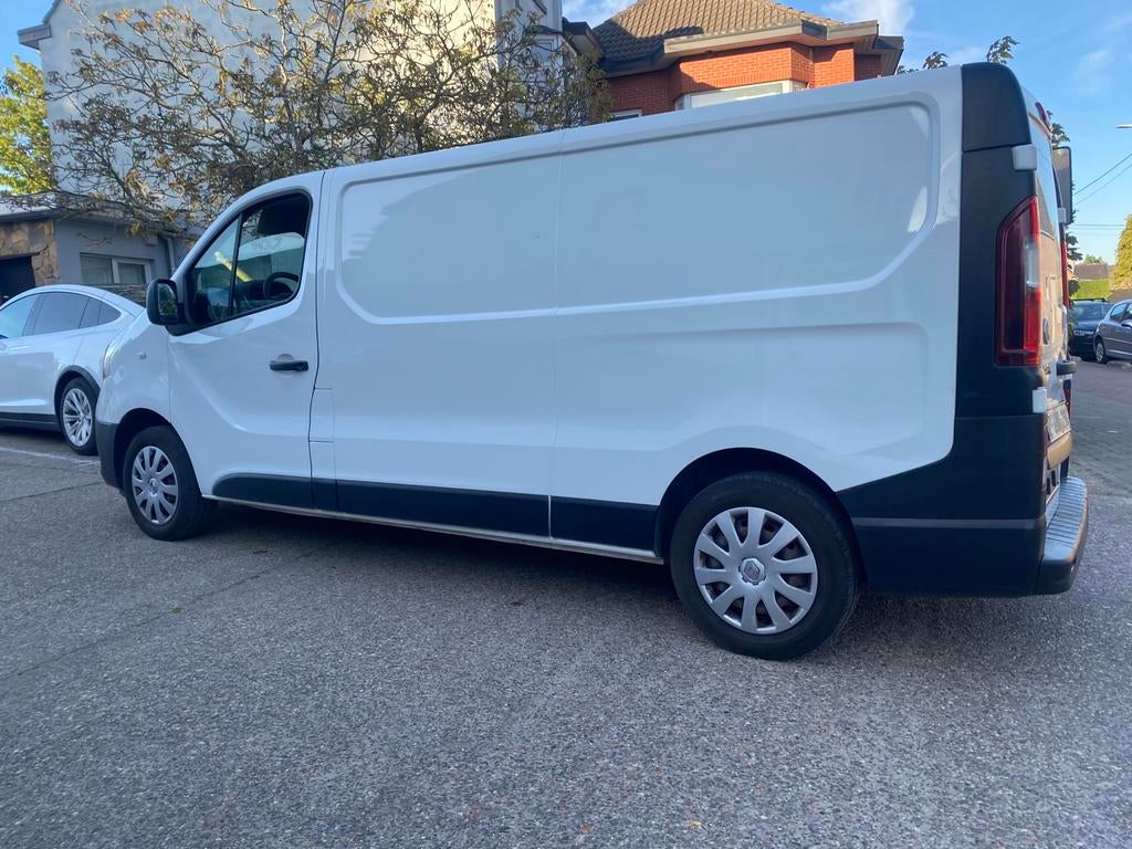 Renault trafic 2018, Stof, 4 cilinders, Wit, Bedrijf