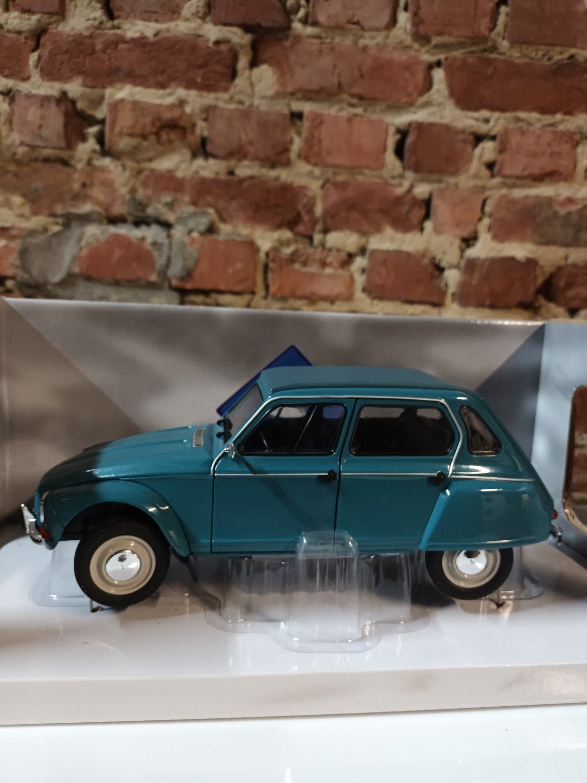 Schaalmodel citroen dyane, schaal 1/18, in ovp.,nieuwstaat., Ophalen of Verzenden