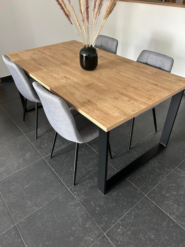 Eettafel te koop! 1m70x 0.95m, Huis en Inrichting, Ophalen, Zo goed als nieuw