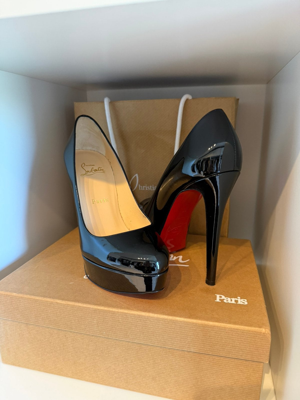 Louboutin Bianca 37 zwart lakleer, Ophalen, Zwart