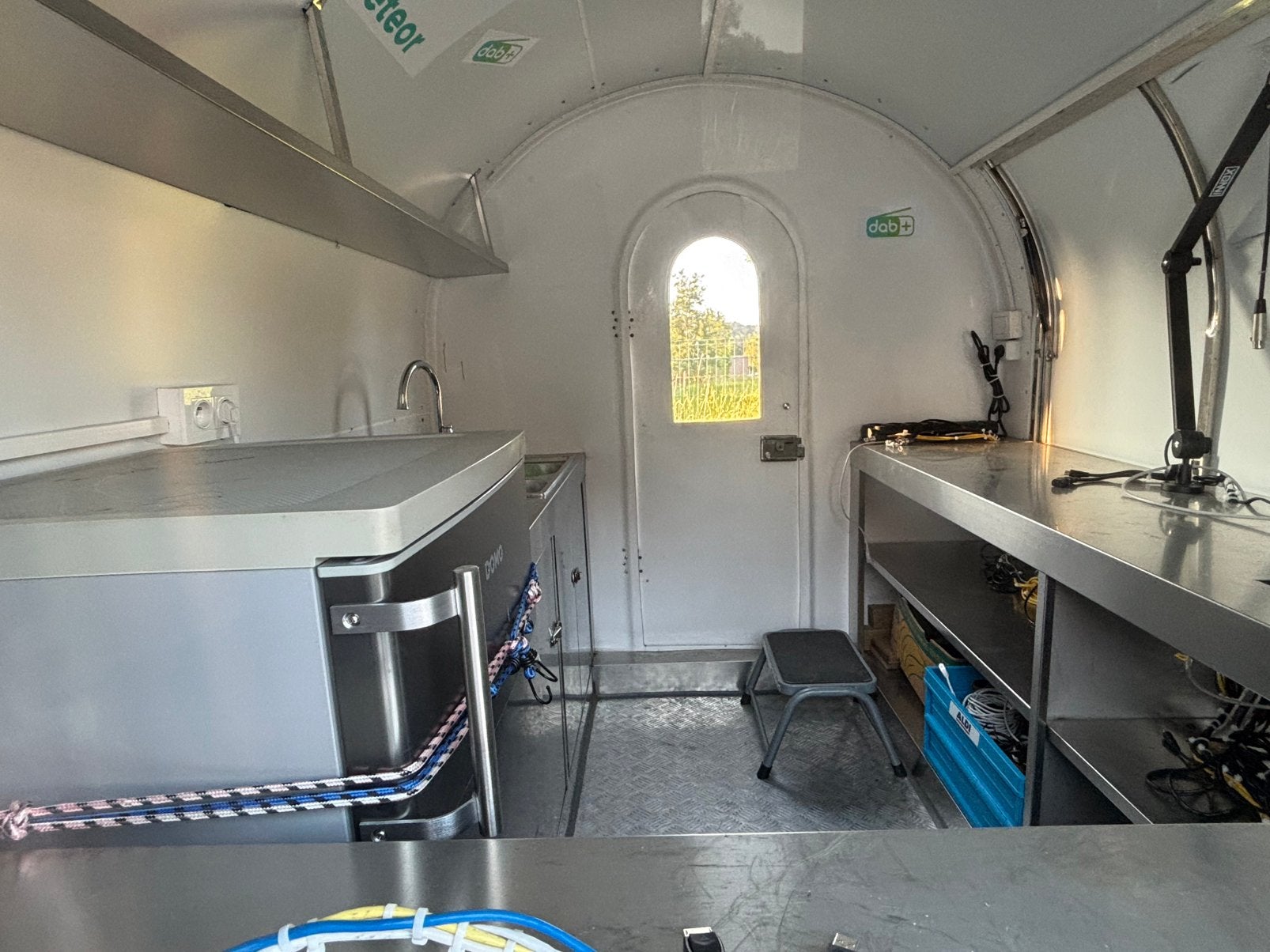Mooie bijna in nieuwstaat  foodtruckL250 H 240 B210, Ophalen, Overige typen