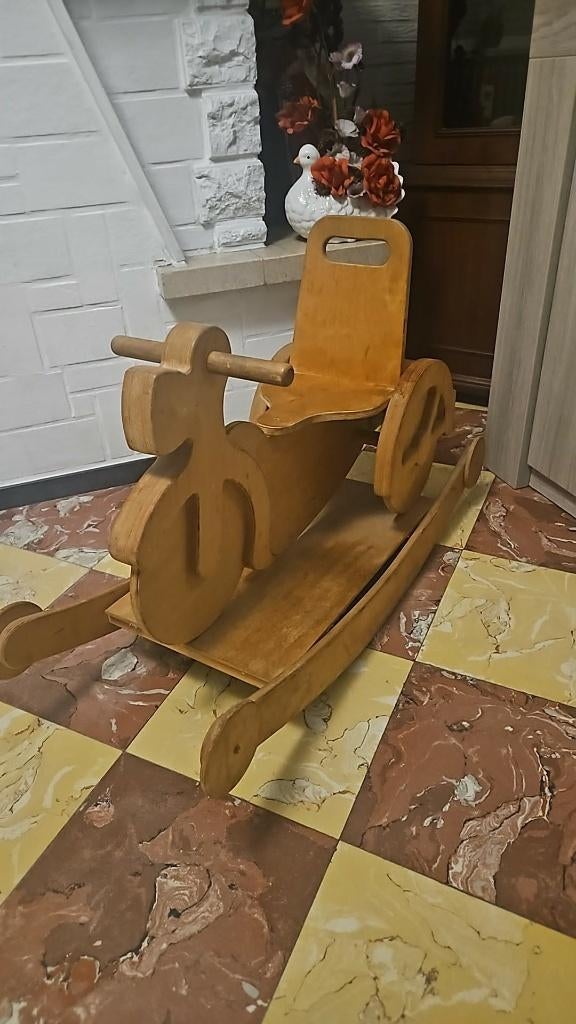 Houten Hobbel moto, Ophalen