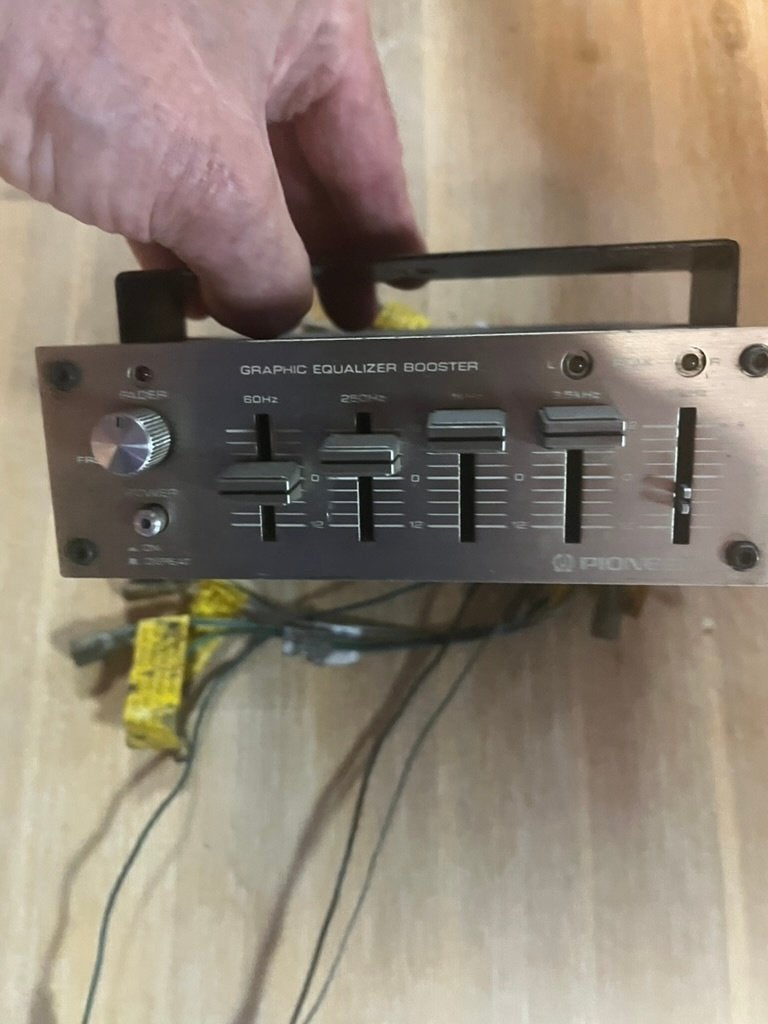 autoradio Pioneer, Enlèvement