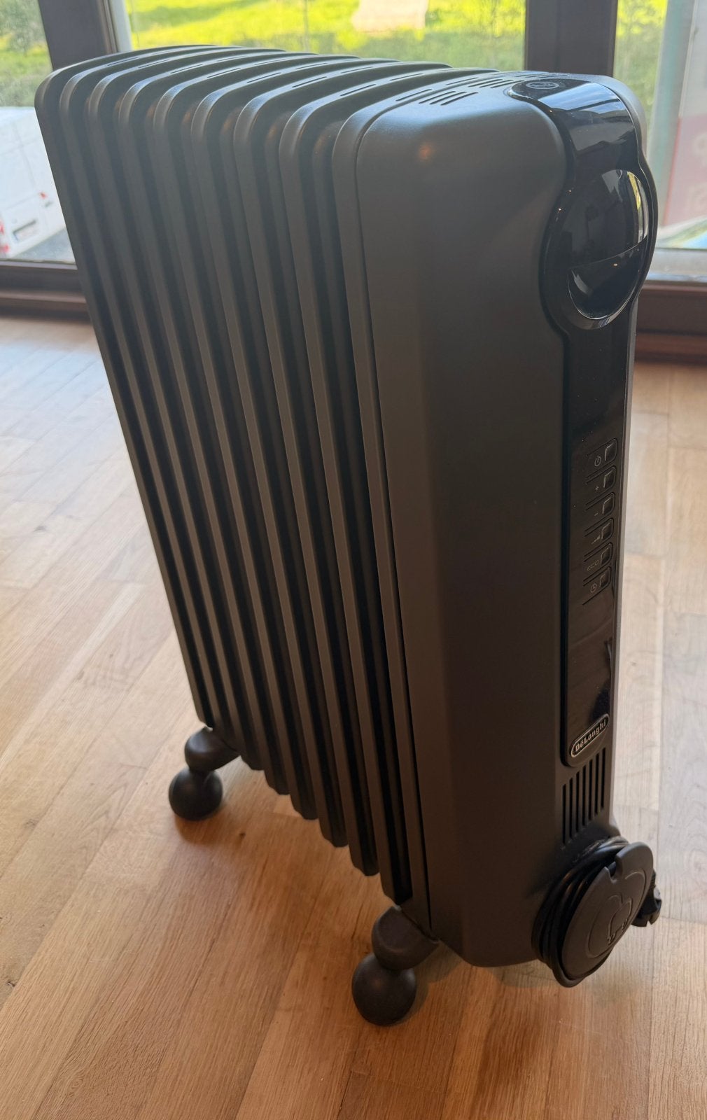Radiateur numérique à huile DeLonghi 2000W - Parfait état, Enlèvement, Comme neuf, Poêle