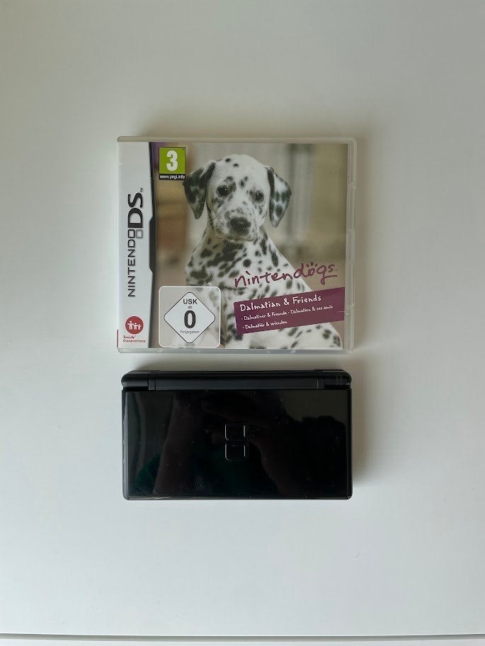 Nintendo DS Lite noire + chargeur + Nintendogs, Enlèvement ou Envoi, Utilisé, Avec jeux, Noir