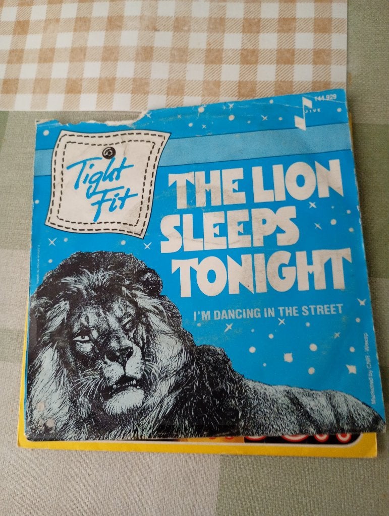 Tight Fit - The lion sleeps tonight, Gebruikt, Verzenden, 7 inch, Fotohoes