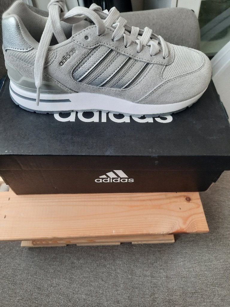 Basket neuf, Enlèvement, Neuf, Sneakers et Baskets