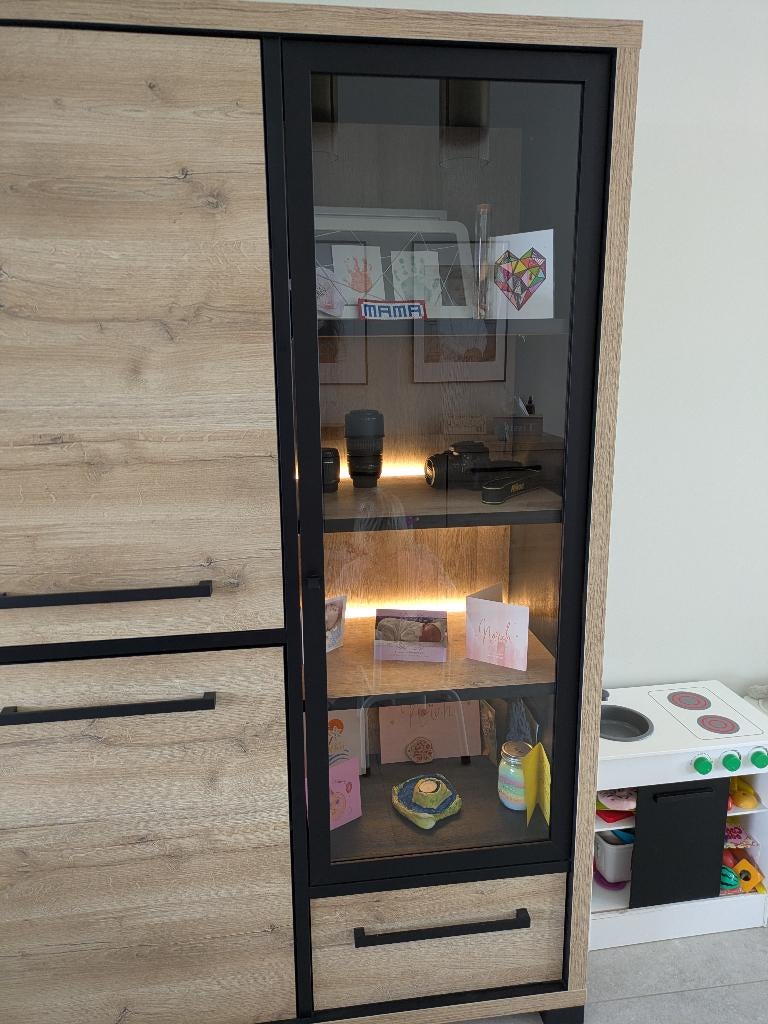 Glaskast, Huis en Inrichting, Kasten | Vitrinekasten, Ophalen, Zo goed als nieuw, 150 tot 200 cm, 25 tot 50 cm