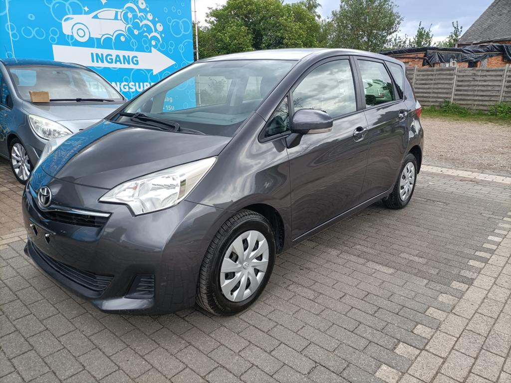 TOYOTA VERSO S, Auto's, Toyota, Voorwielaandrijving, Euro 5, Zwart, 4 cilinders