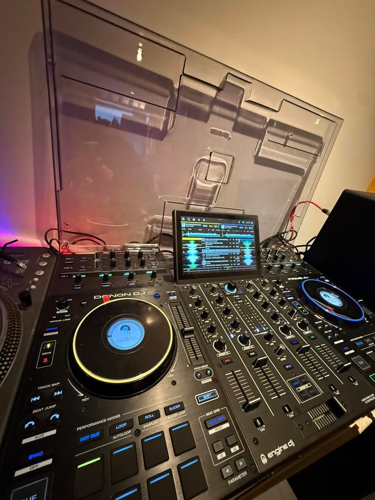 Denon Prime 4+ - inclusief decksaver, Musique & Instruments, DJ sets & Platines, Comme neuf, Denon, Enlèvement