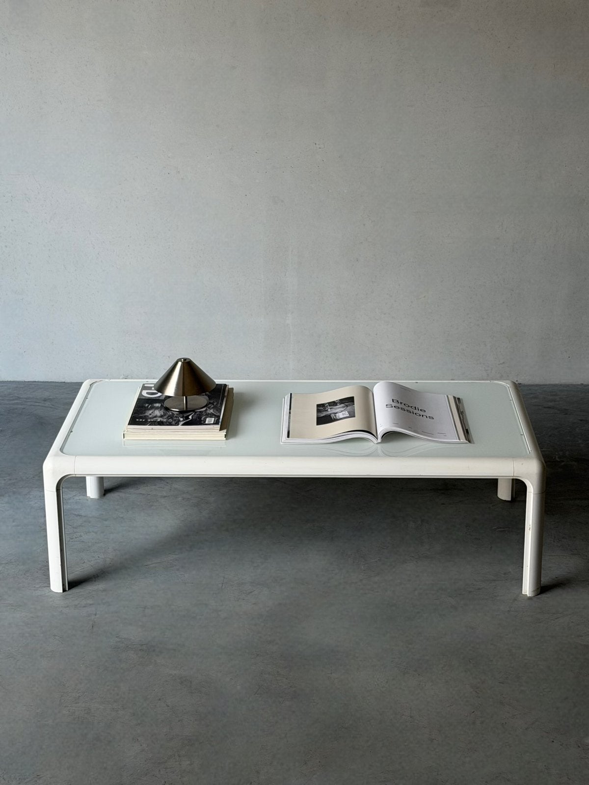 Italiaanse space age witte salontafel, Ophalen, Zo goed als nieuw, Glas