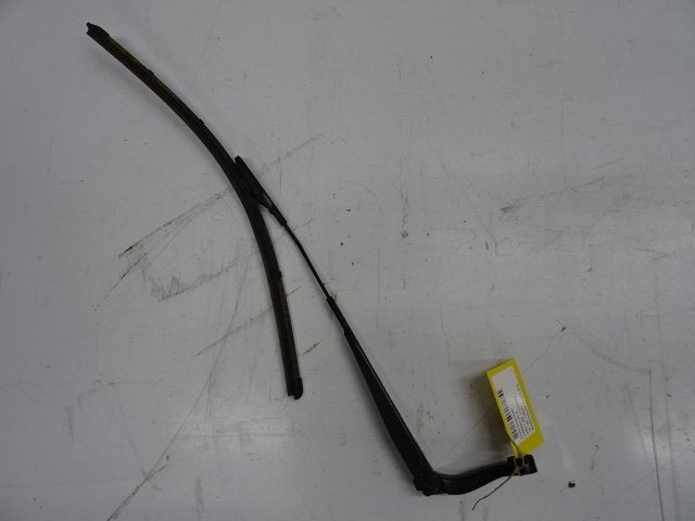 BRAS ESSUIE GLACE AVANT GAUCHE Mustang VI Convertible, Mevr. I. Hauben, Pièces américaines, Utilisé, Rue de l'Espoir 34 34
4030  GRIVEGNÉE, BE