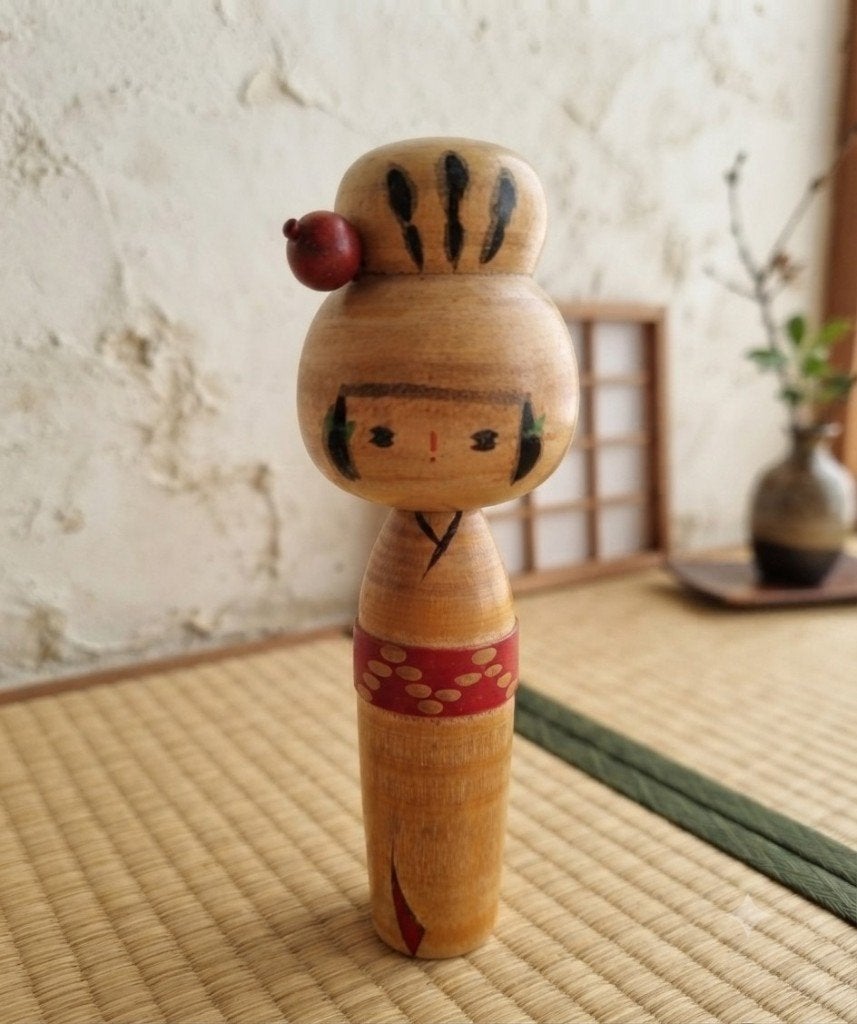 Kokeshi vintage et élégant, Antiquités & Art, Art | Art non-occidental, 20 cm, Japon, Bois, Poupée