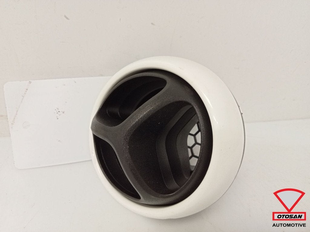Smart Fortwo 453 2015+ Luchtrooster dashboard A4538305301, Gebruikt, Mercedes-Benz AG, Mercedesstrasse 120
70372  Stuttgart, DE