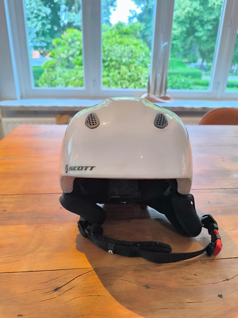 Scott skie helm, Ophalen