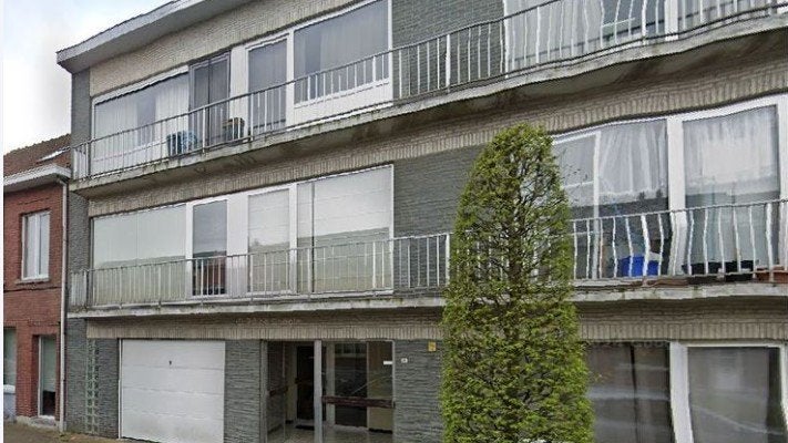 Centtrum Bornem : 2-slpkappt + overdekte staanplaats te huur, 50 m² of meer, Provincie Antwerpen