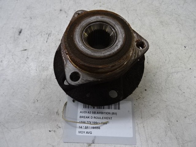 WIELNAAF LINKS VOOR Audi A3 (8V1 / 8VK) (01-2012/10-2020), Gebruikt, Audi