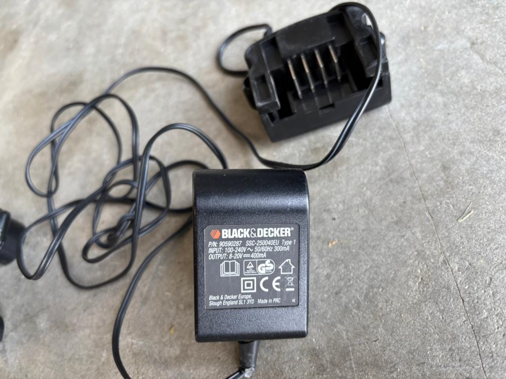 Coupe Bordure - SCT1815 + chargeur & 2 batteries, Enlèvement, Utilisé, Moins de 10 cm, Batterie