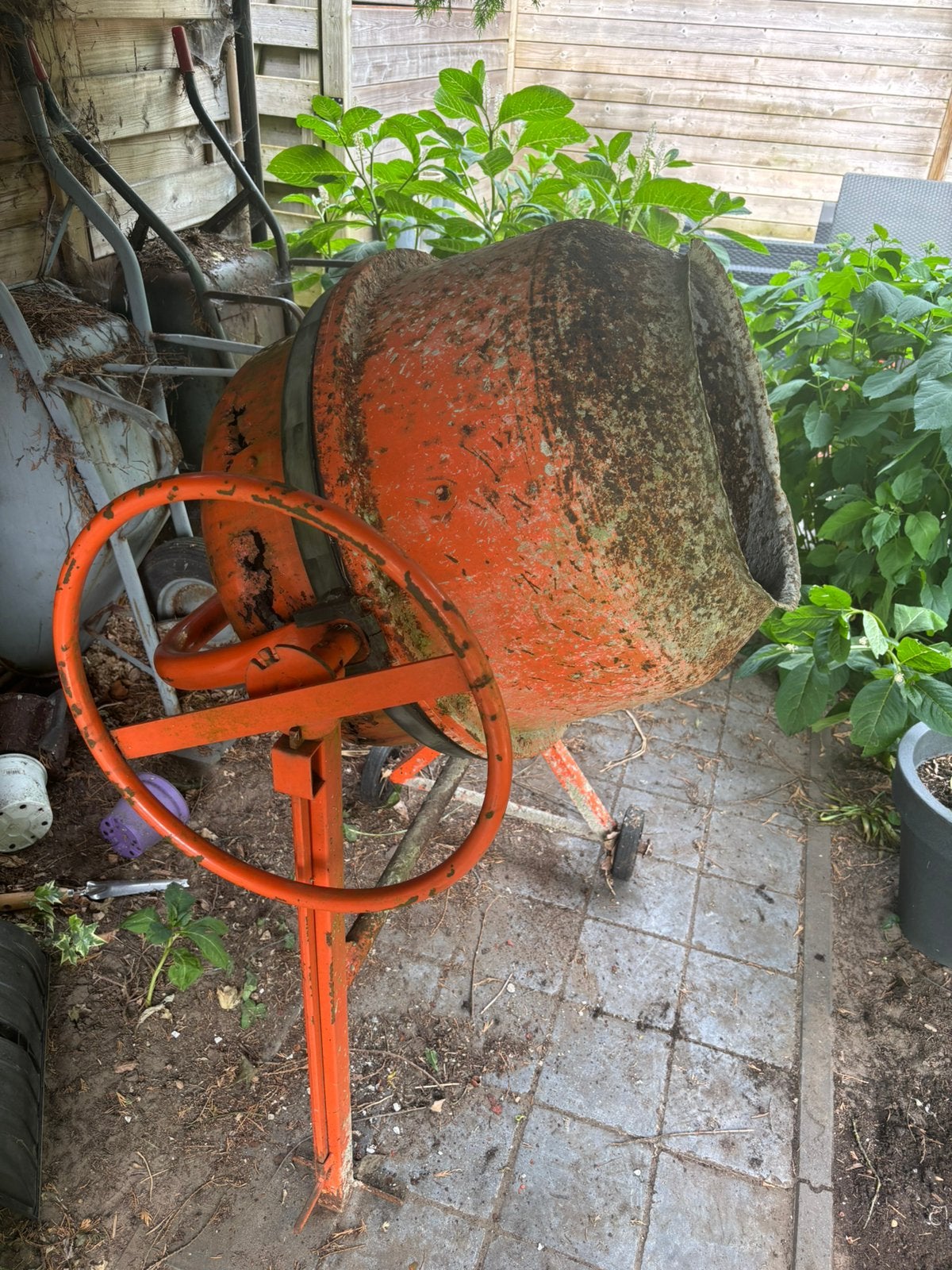 Beton molen gratis af te halen, Ophalen, Zo goed als nieuw