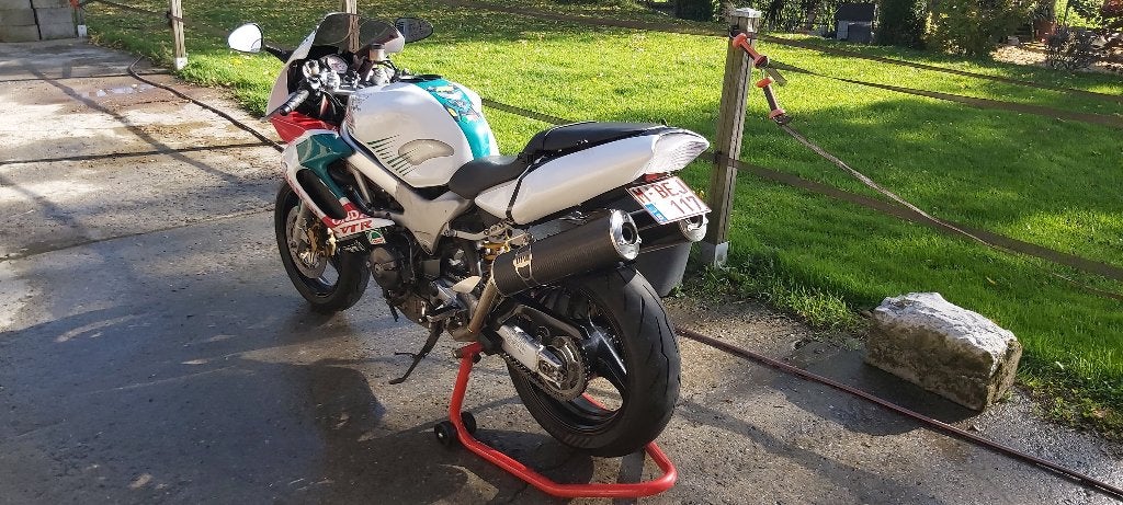 Moto, Motoren, Motoren | Honda, Particulier, Sport, meer dan 35 kW, 2 cilinders, Motorrijbewijs A, Sportuitlaat, Handgeschakeld